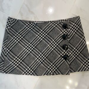 Black and cream plaid skirt